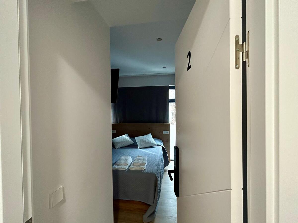 MITRA Sarria Living Suite 2 - 3